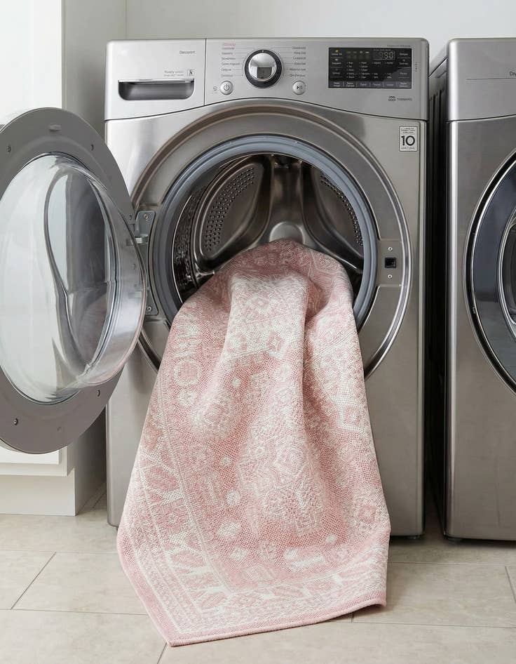 Detail image of 3' x 5' 3  Washable Aztec Indoor / Outdoor Rug