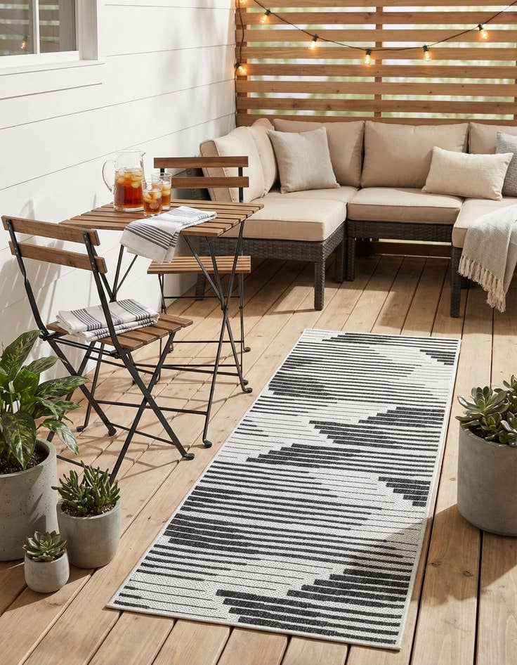 Detail image of 2' x 6' Easy-Clean Modern Indoor / Outdoor Runner Rug
