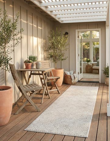 2' 7 x 10' Easy-Clean Sabrina Soto Indoor / Outdoor Runner Rug