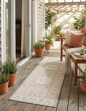 Light Gray Easy-Clean Aztec Indoor / Outdoor Runner Rug