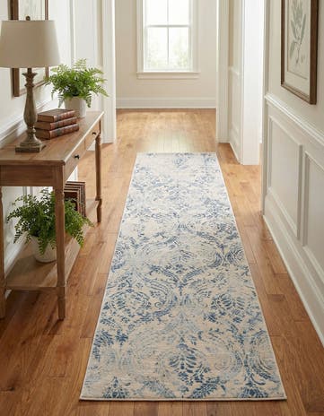 2' 7 x 10' Victoria Runner Rug