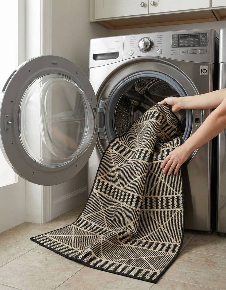 Detail image of  2' 7 x 10'  Washable Lattice Indoor / Outdoor Runner Rug