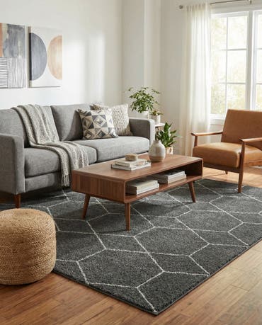  7' 10 x 7' 10 Lattice Frieze Square Rug