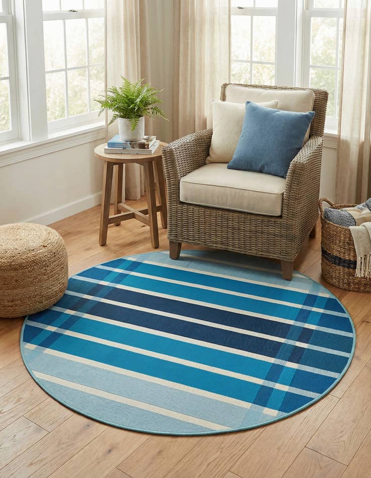 Detail image of 4' x 4' Easy-Clean Striped Indoor / Outdoor Round Rug