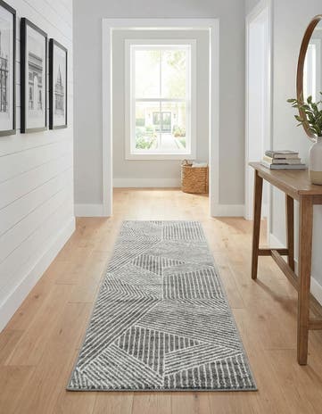 2' 7 x 10' Oslo Runner Rug