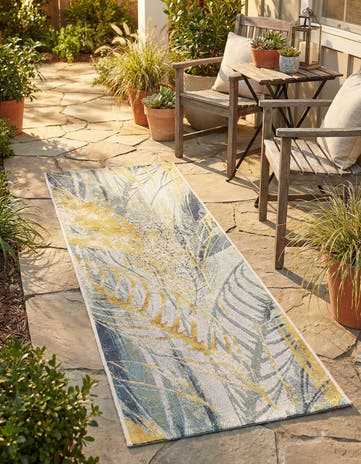 2' x 5' Easy-Clean Botanical Indoor / Outdoor Runner Rug