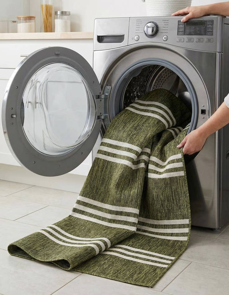 Detail image of 5' 3 x 8'  Washable Jill Zarin Anguilla Indoor / Outdoor Rug