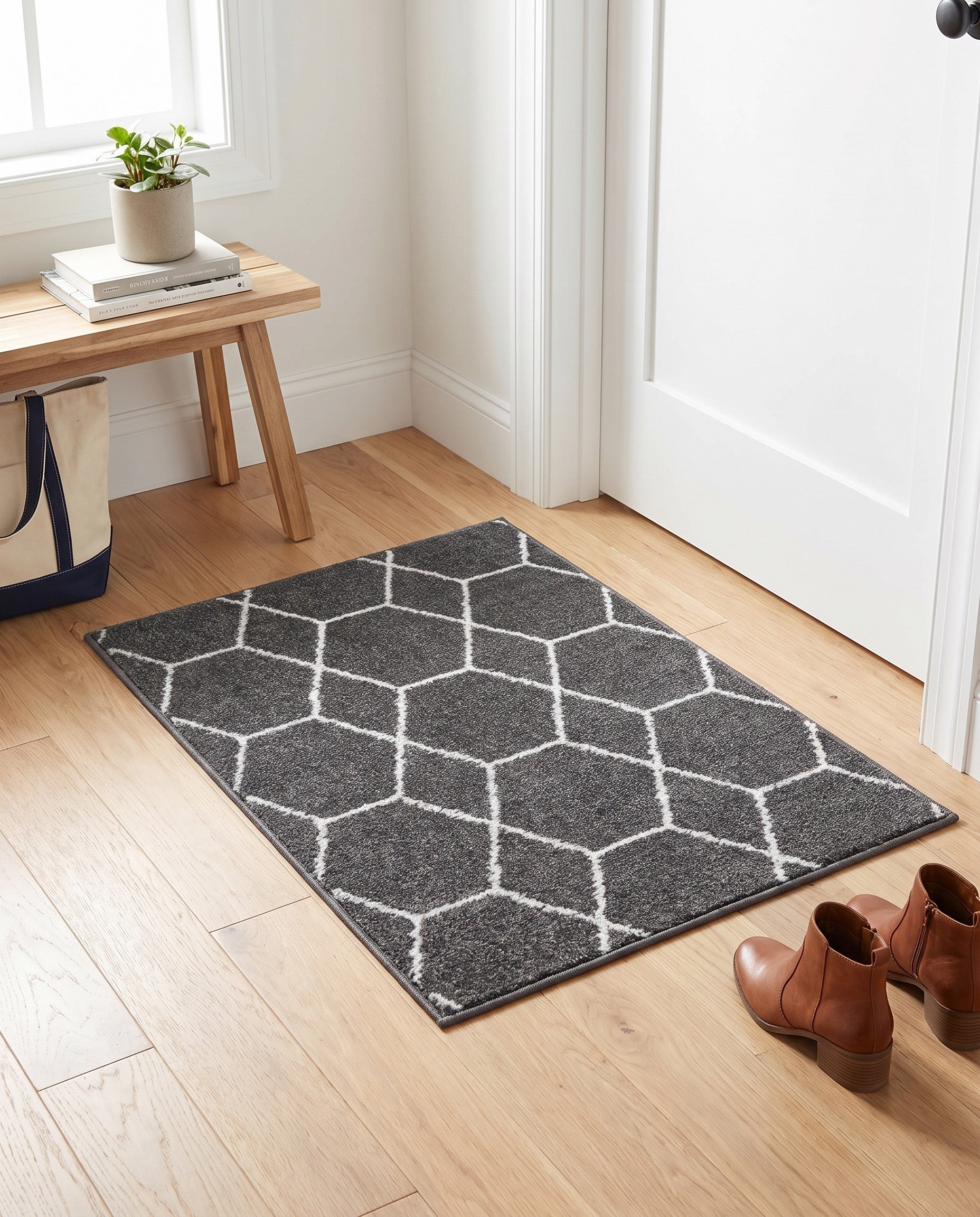 2' x 3' Trellis Frieze Rug