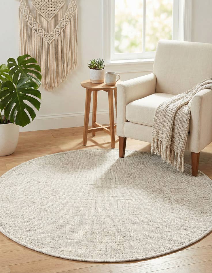 Detail image of 3' x 3'  Washable Aztec Indoor / Outdoor Round Rug