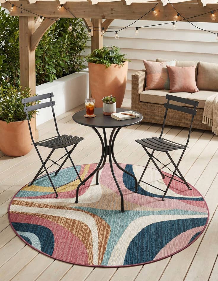 Detail image of 4' x 4'  Washable Modern Indoor / Outdoor Round Rug
