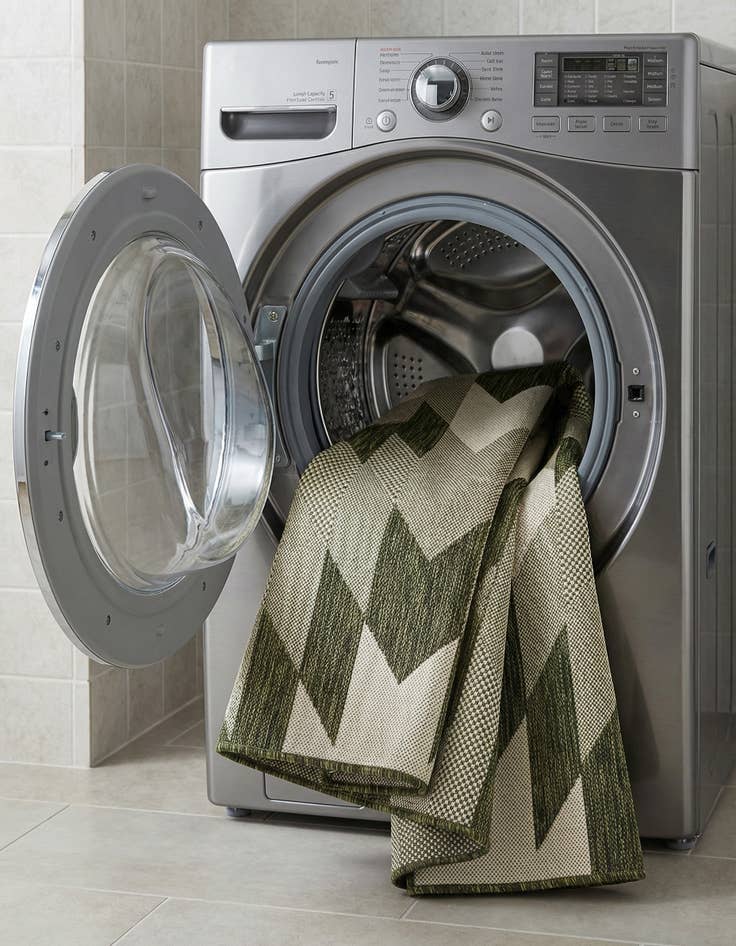 Detail image of  5' 3 x 7'  Washable Modern Indoor / Outdoor Rug