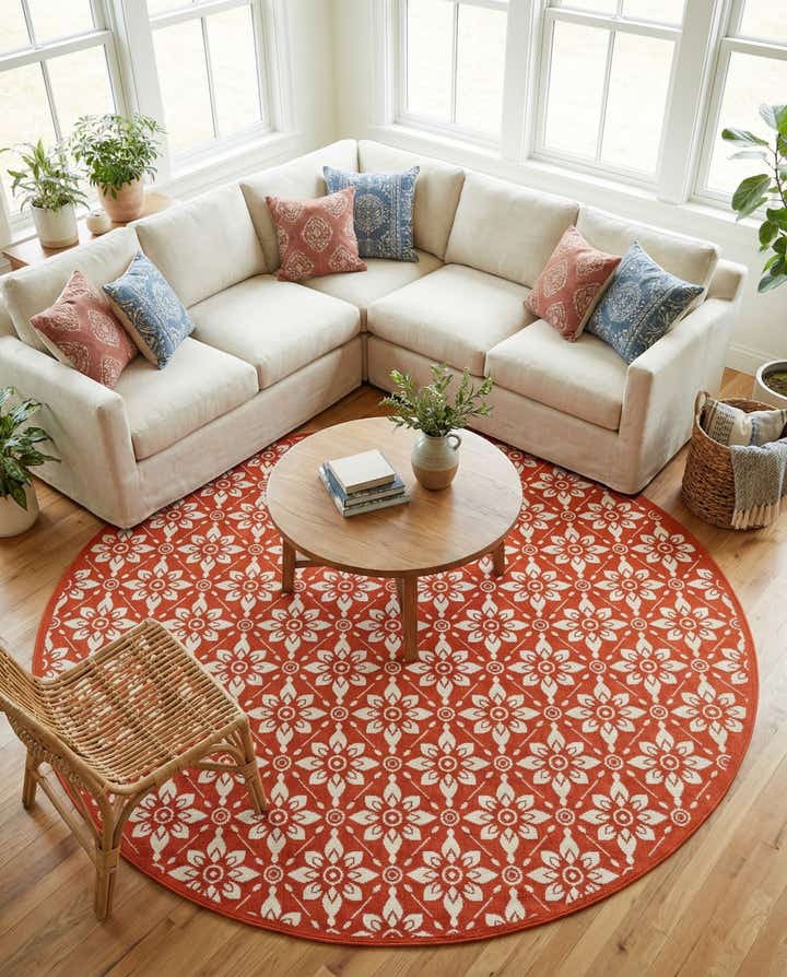 7' 10 x 7' 10 Easy-Clean Trellis Indoor / Outdoor Round Rug