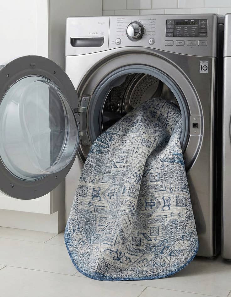 Detail image of 5' 3 x 8'  Washable Aztec Indoor / Outdoor Oval Rug