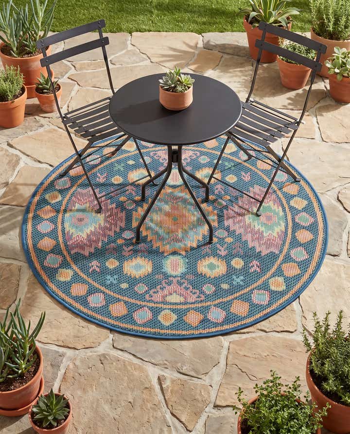 4' 1 x 4' 1 Easy-Clean Baja Indoor / Outdoor Round Rug