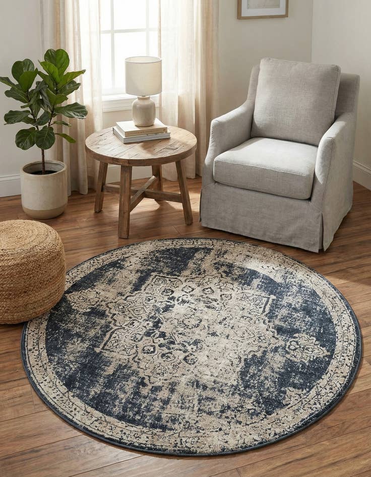 Detail image of 4' x 4' Villa Round Rug