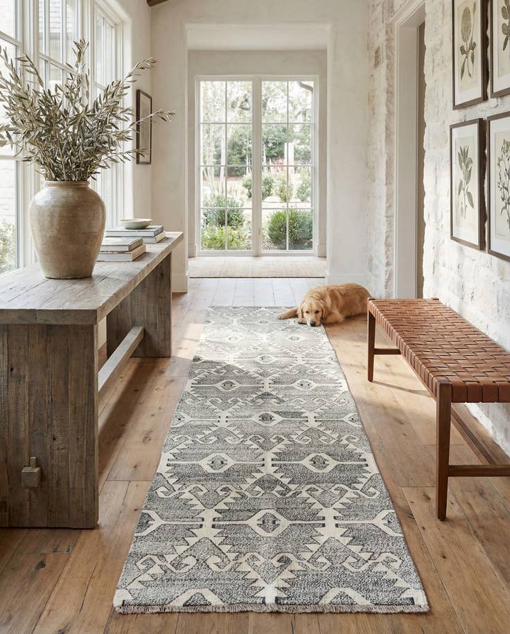 Detail image of 2' 6 x 8' 2 Hand Woven Darya Wool Runner Rug
