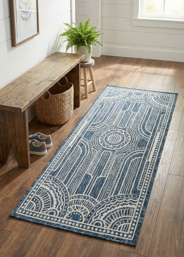 2' x 4' Easy-Clean Traditional Indoor / Outdoor Runner Rug