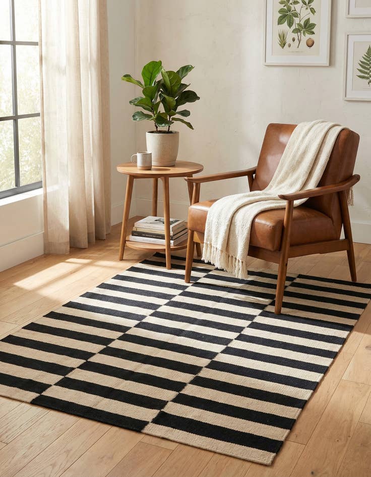 Detail image of 3' 3 x 4' 10  Hand Woven Kilim Modern Wool Rug