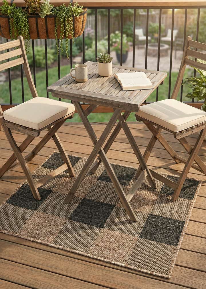 2' x 3' Easy-Clean Checkered Indoor / Outdoor Rug