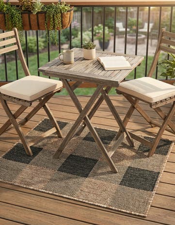2' x 3' Easy-Clean Checkered Indoor / Outdoor Rug
