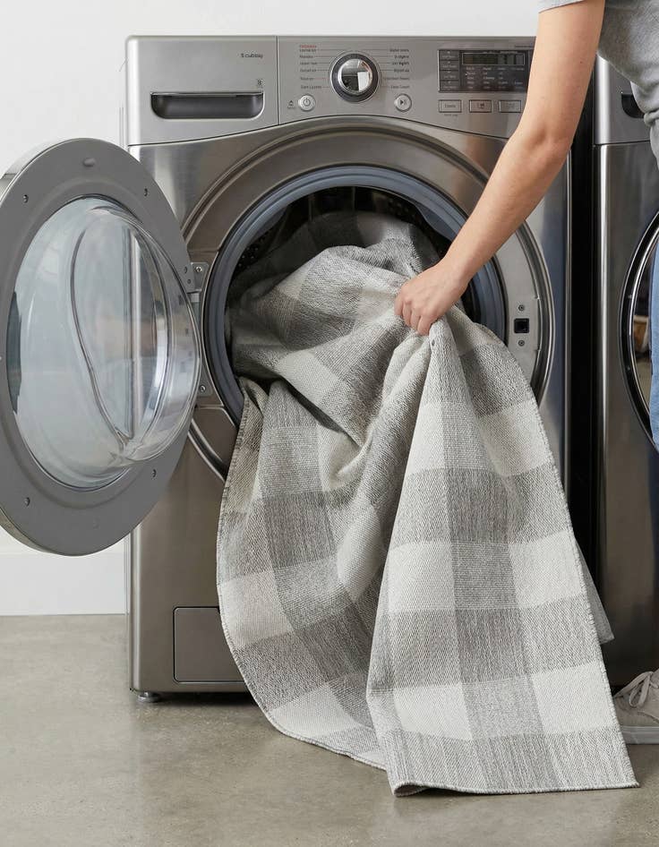 Detail image of  7' 10 x 7' 10  Washable Checkered Indoor / Outdoor Square Rug