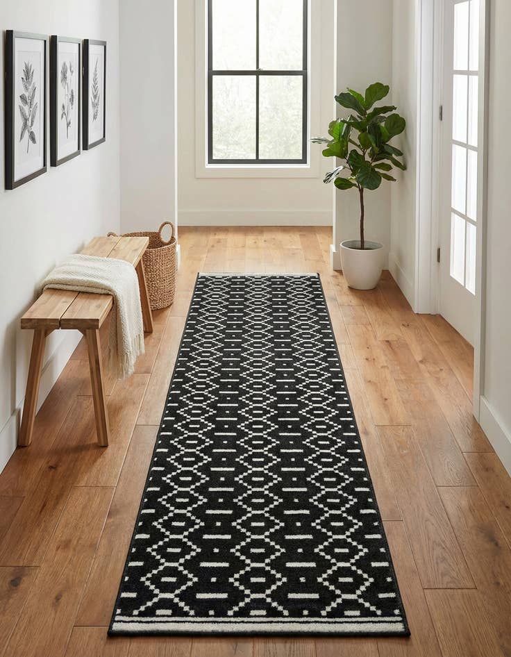 Detail image of 2' 7 x 10' Oslo Runner Rug