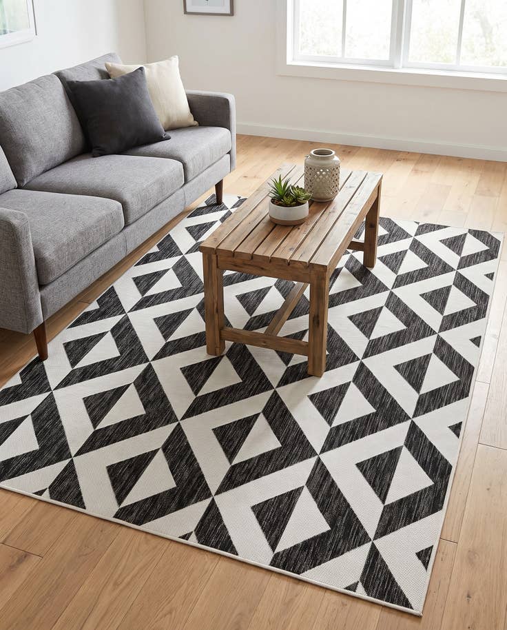 Detail image of 6' x 9' Easy-Clean Jill Zarin Napa Indoor / Outdoor Rug