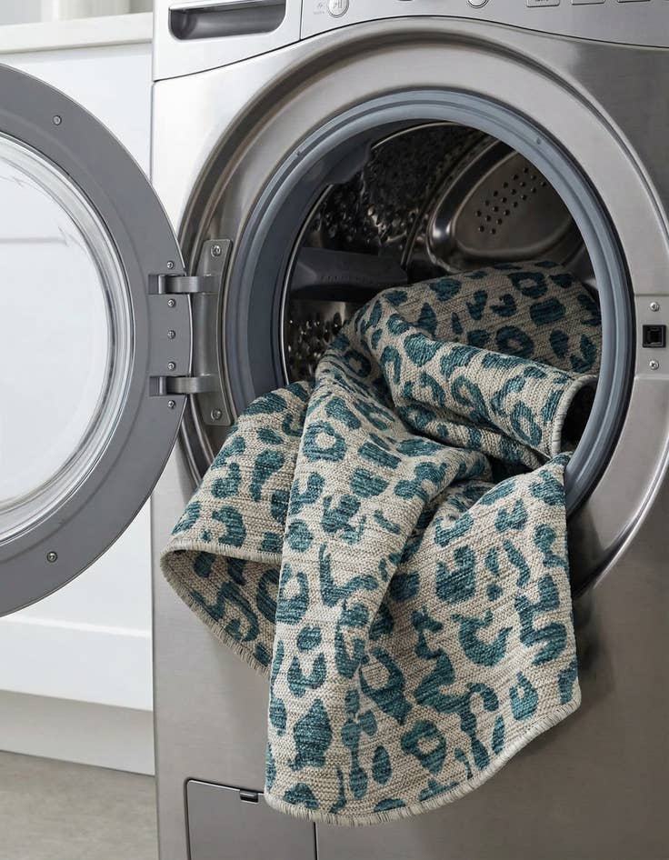 Detail image of 4' x 4'  Washable Safari Indoor / Outdoor Round Rug