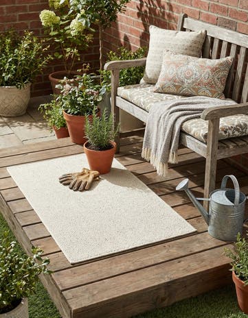 Ivory Easy-Clean Solid Indoor / Outdoor Rug