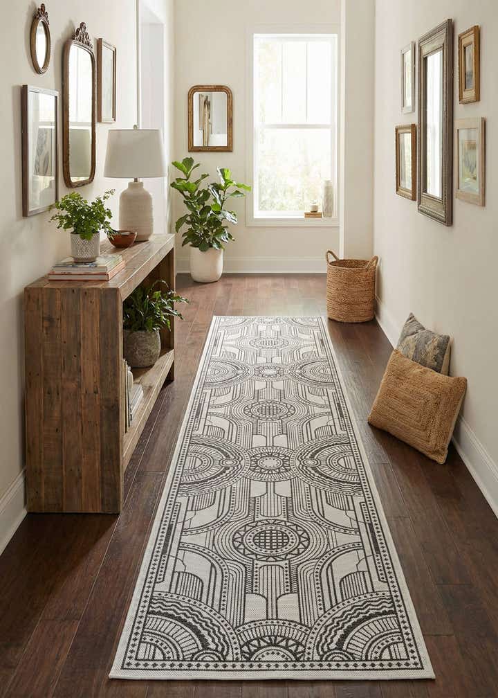 2' 7 x 12' Easy-Clean Traditional Indoor / Outdoor Runner Rug