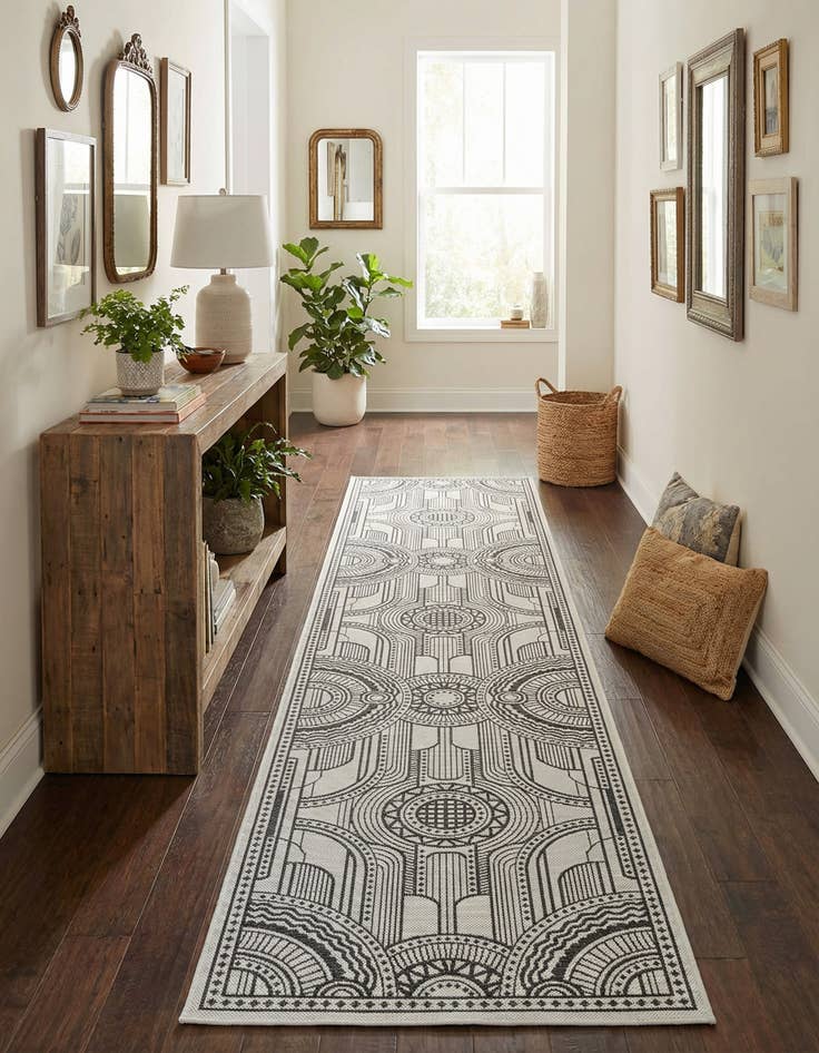 Detail image of 2' 7 x 12'  Washable Traditional Indoor / Outdoor Runner Rug