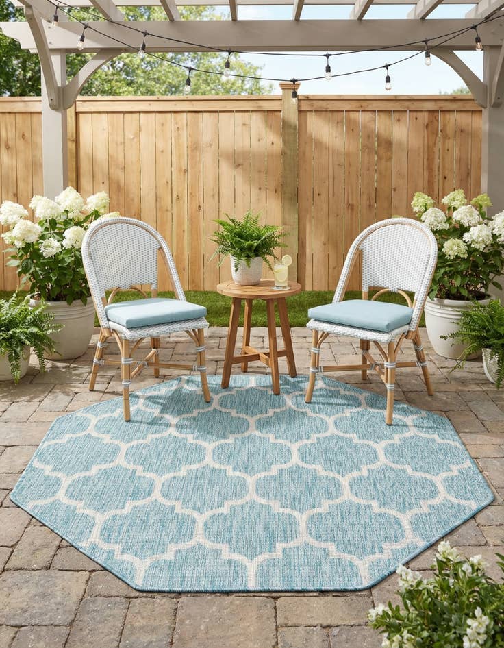 Detail image of  5' 3 x 5' 3  Washable Lattice Indoor / Outdoor Octagon Rug