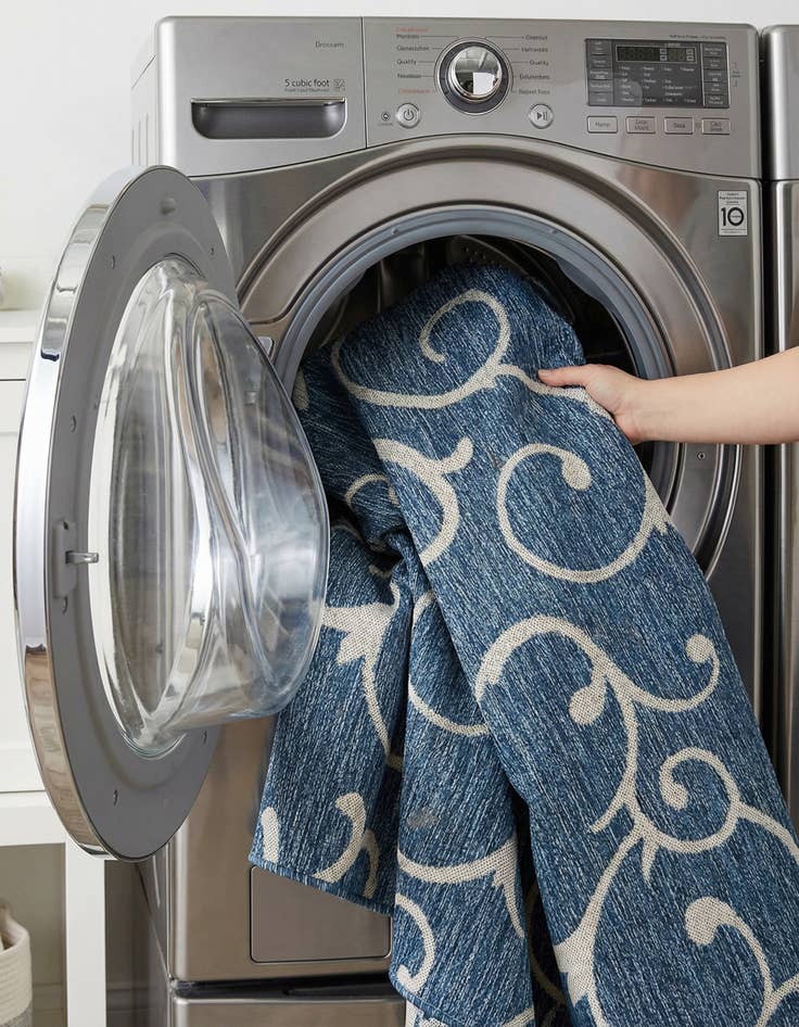 Detail image of 5' 3 x 8'  Washable Botanical Indoor / Outdoor Rug