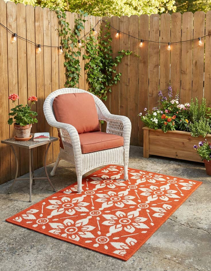 Detail image of  2' x 3'  Washable Lattice Indoor / Outdoor Rug