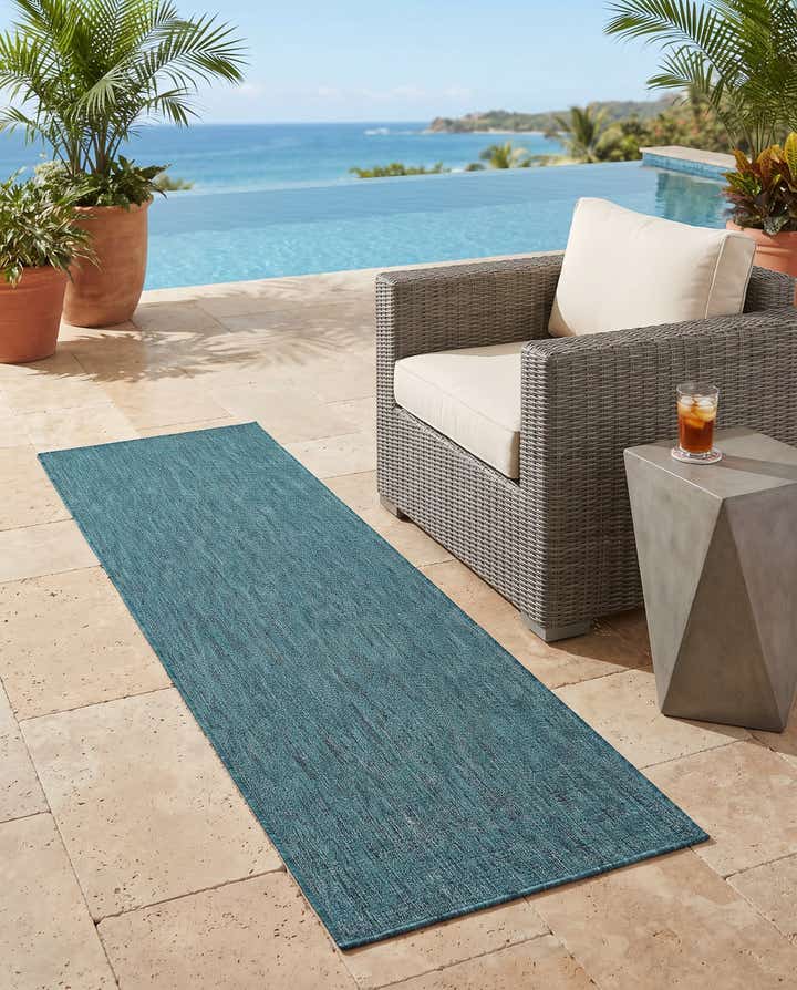 2' x 6' Easy-Clean Solid Indoor / Outdoor Runner Rug