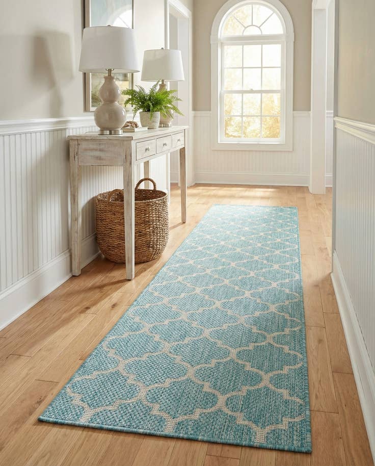 Detail image of 2' x 8' Easy-Clean Lattice Indoor / Outdoor Runner Rug