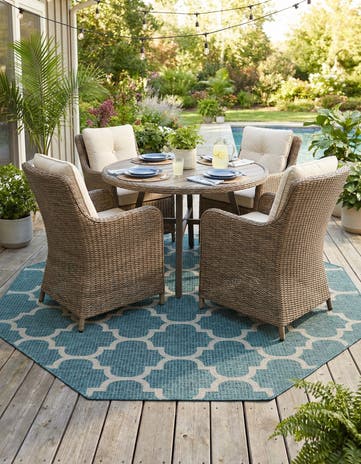 7' 10 x 7' 10 Easy-Clean Lattice Indoor / Outdoor Octagon Rug