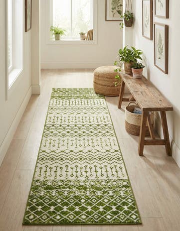 2' 7 x 10' Moroccan Trellis Runner Rug
