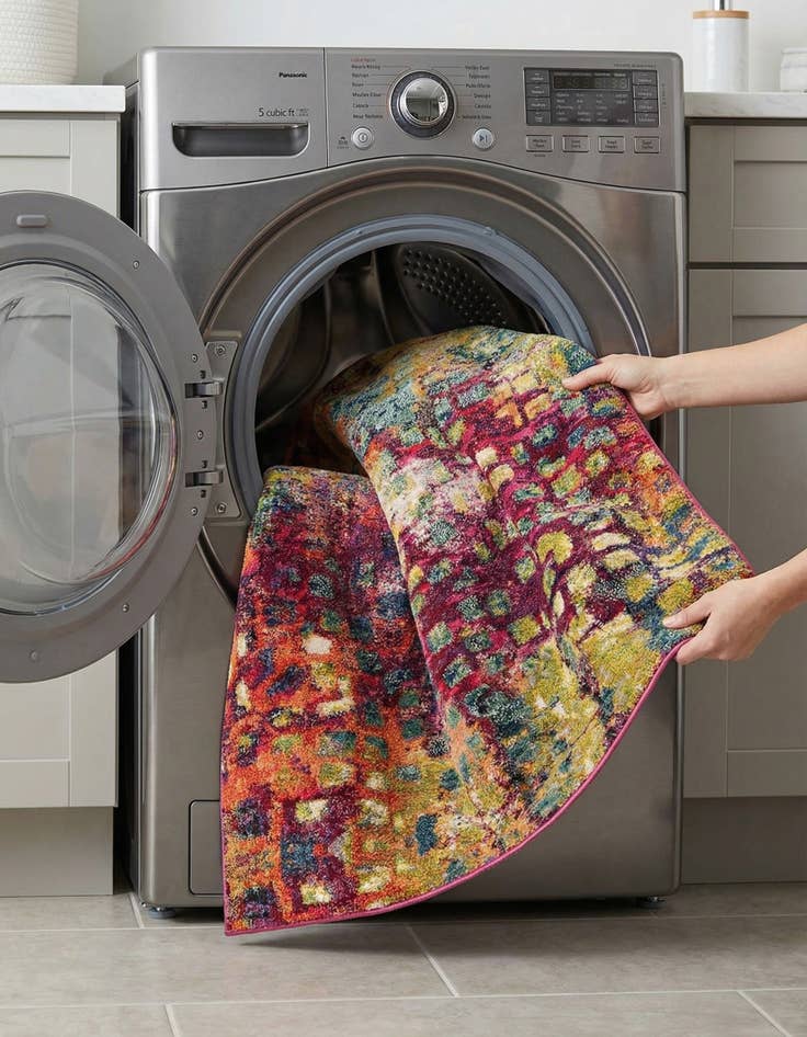 Detail image of 5' x 8'  Washable Barcelona Rug