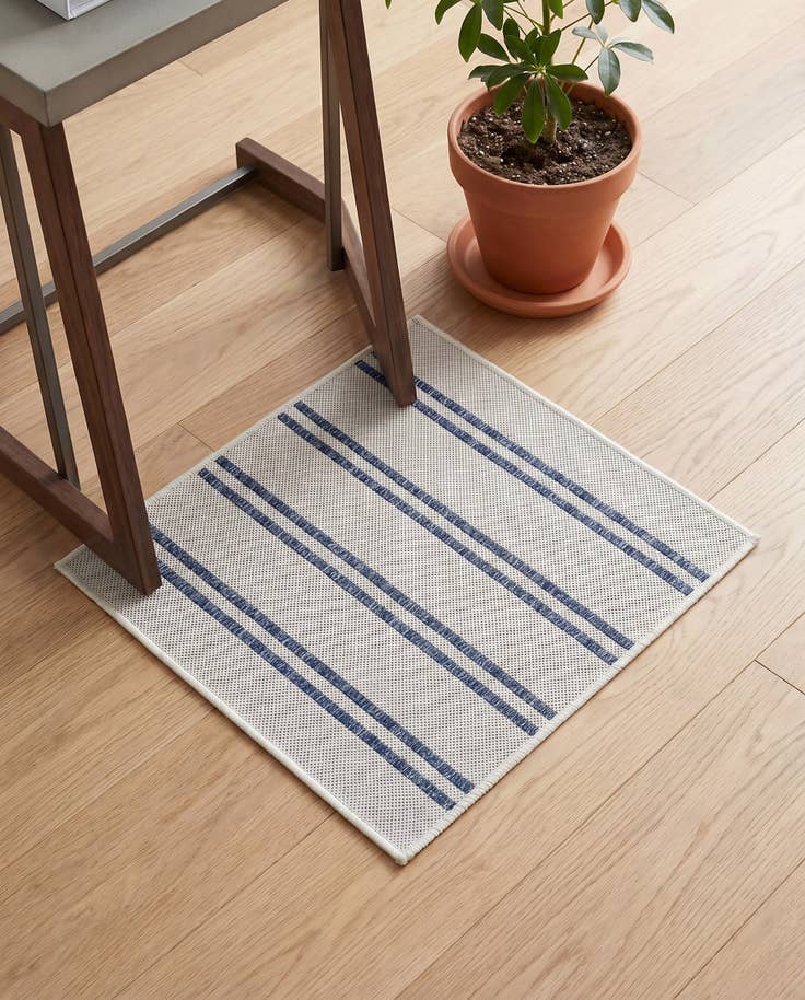Detail image of 1' 4 x 1' 4 Easy-Clean Jill Zarin Anguilla Indoor / Outdoor Sample Rug