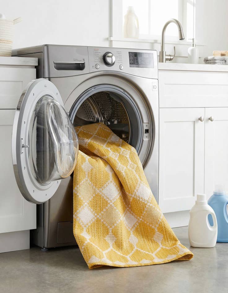 Detail image of  3' x 5' 3  Washable Lattice Indoor / Outdoor Rug