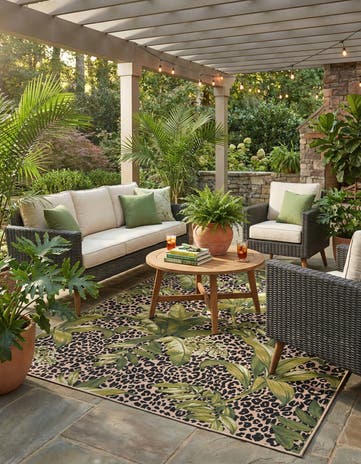 9' x 12' Easy-Clean Botanical Indoor / Outdoor Rug