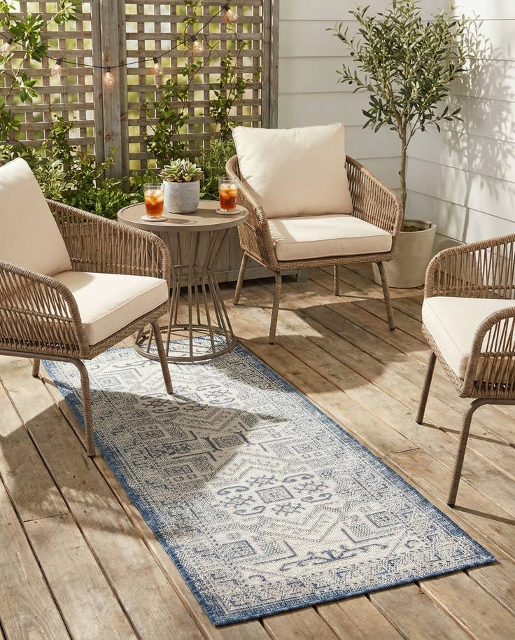 Detail image of 2' x 6' Easy-Clean Aztec Indoor / Outdoor Runner Rug