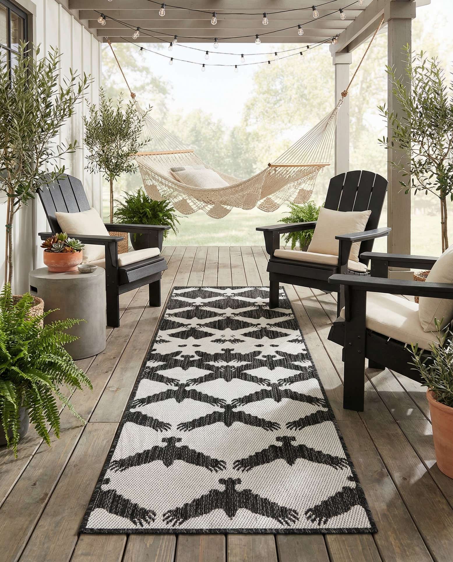 2' x 6' Easy-Clean Modern Indoor / Outdoor Runner Rug