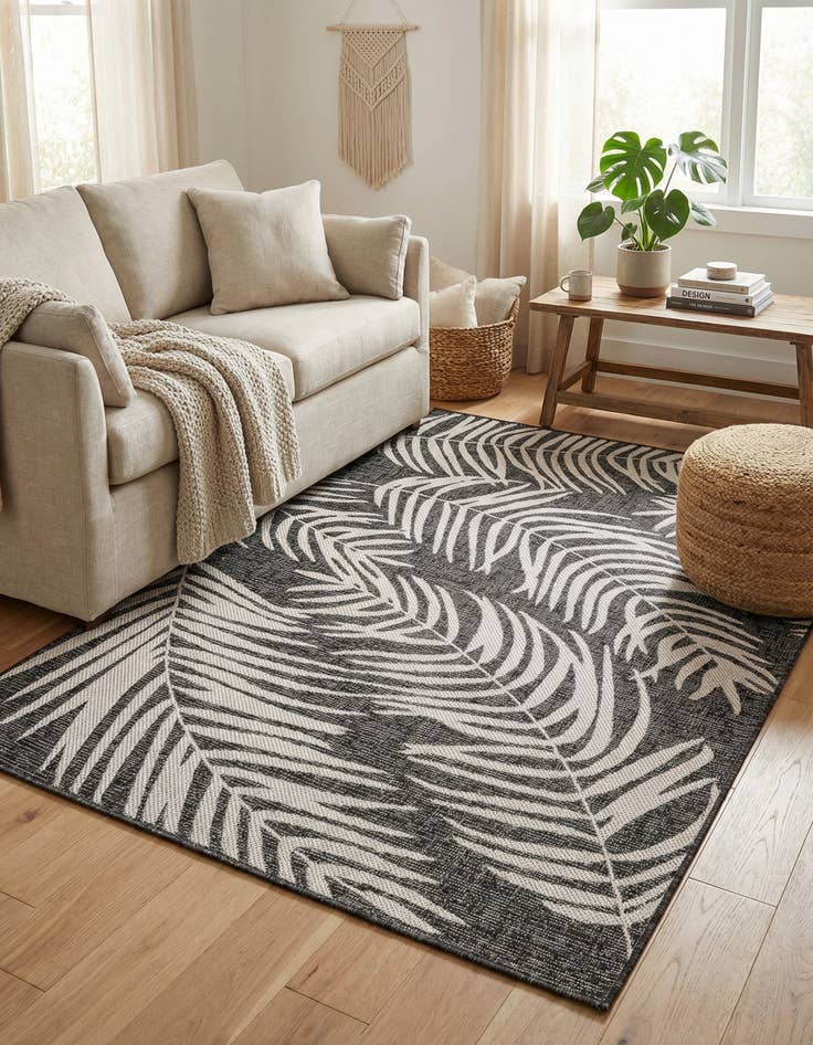 Detail image of 4' x 6'  Washable Botanical Indoor / Outdoor Rug