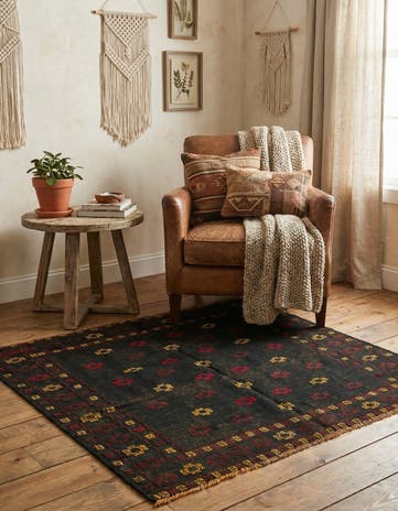 4' 3 x 4' 4 Hand Knotted Sumak Wool Square Rug