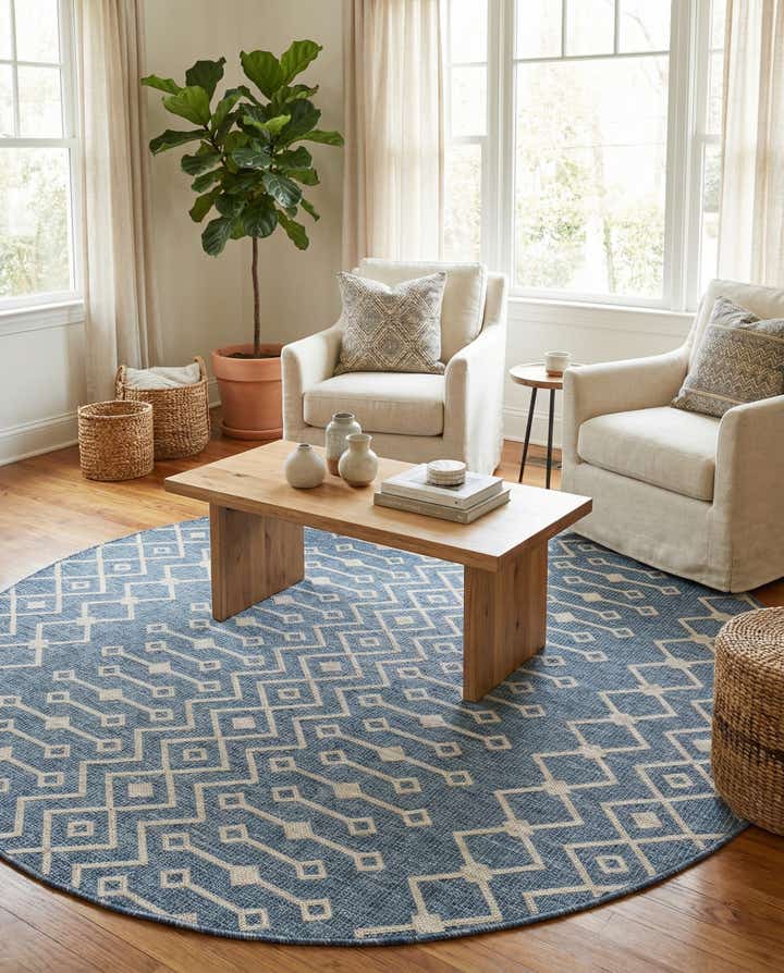 7' 10 x 7' 10 Easy-Clean Lattice Indoor / Outdoor Round Rug