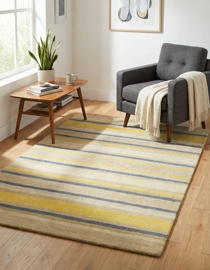 Detail image of 4' x 5' 7 Luna Wool Rug