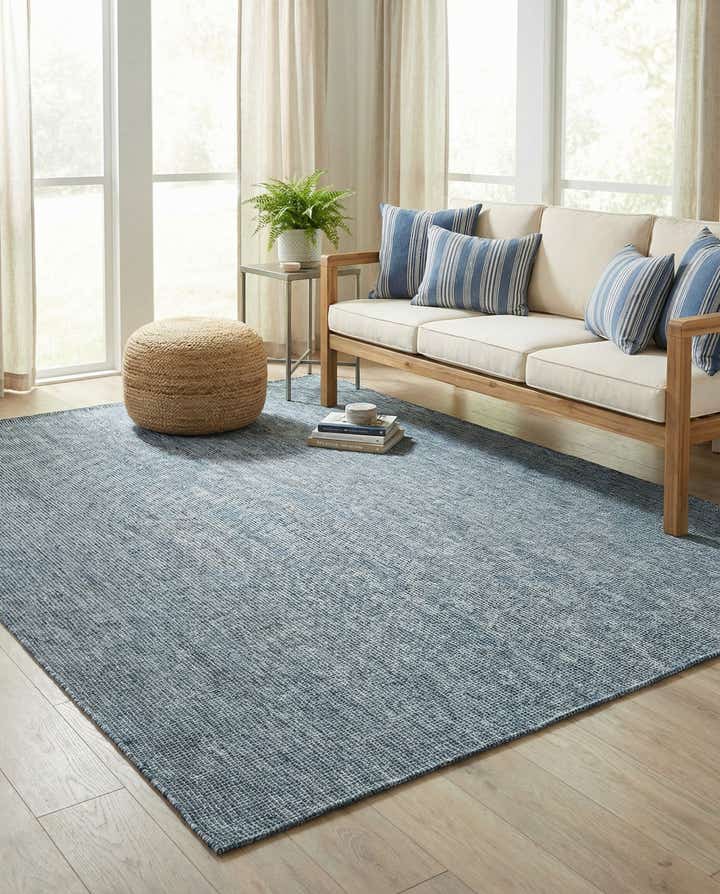 7' x 10' Easy-Clean Solid Indoor / Outdoor Rug