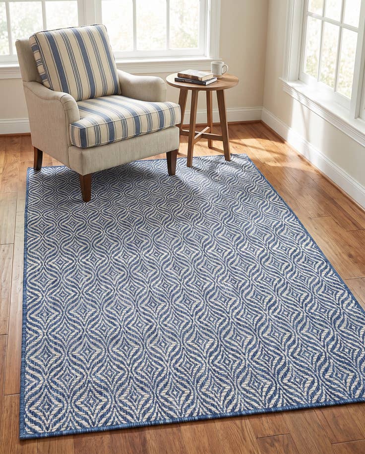 Detail image of 4' x 6' Easy-Clean Trellis Indoor / Outdoor Rug